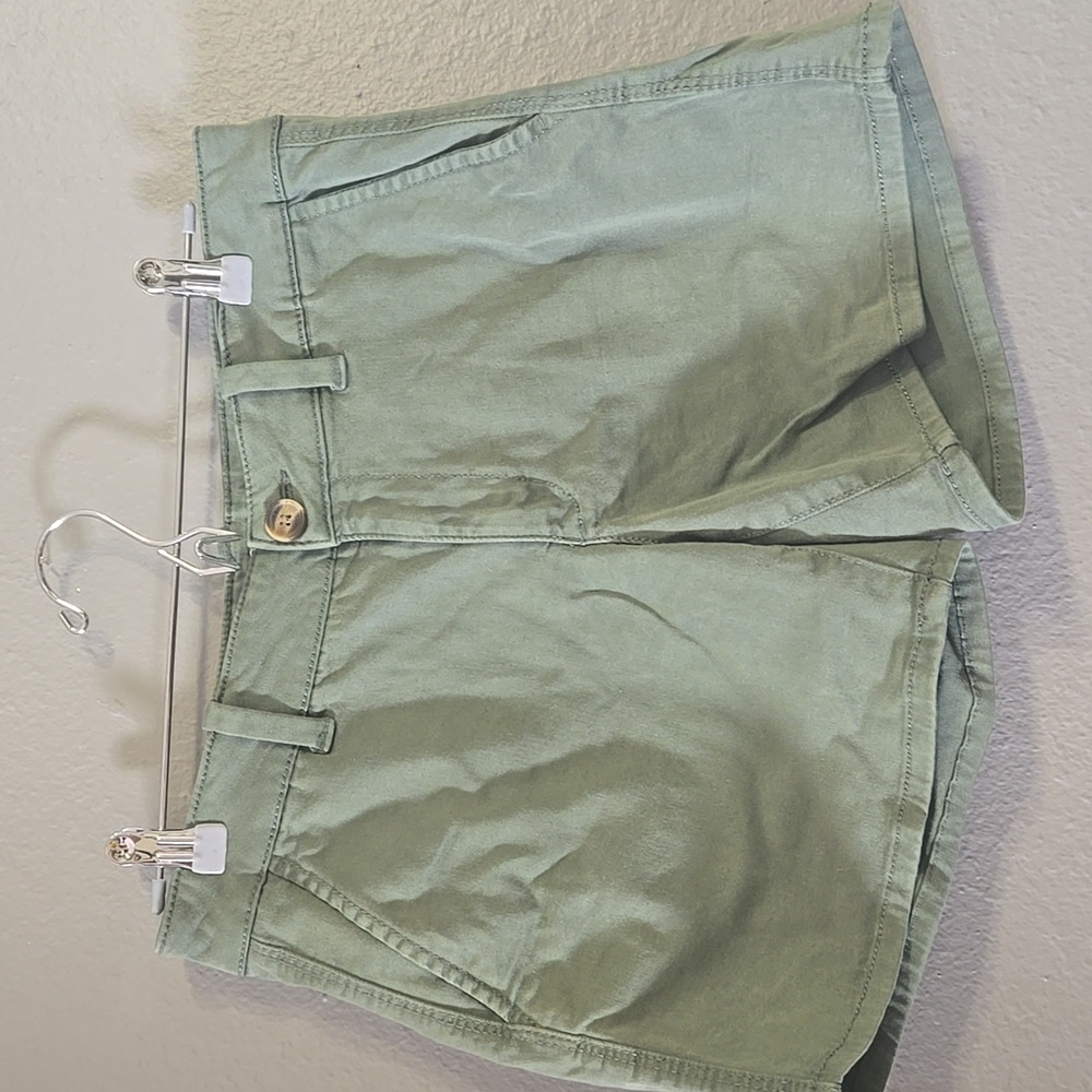 American Eagle Midi Khaki Green Short Shorts Size 10